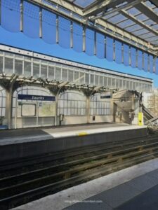 how to travel long distances cheaply